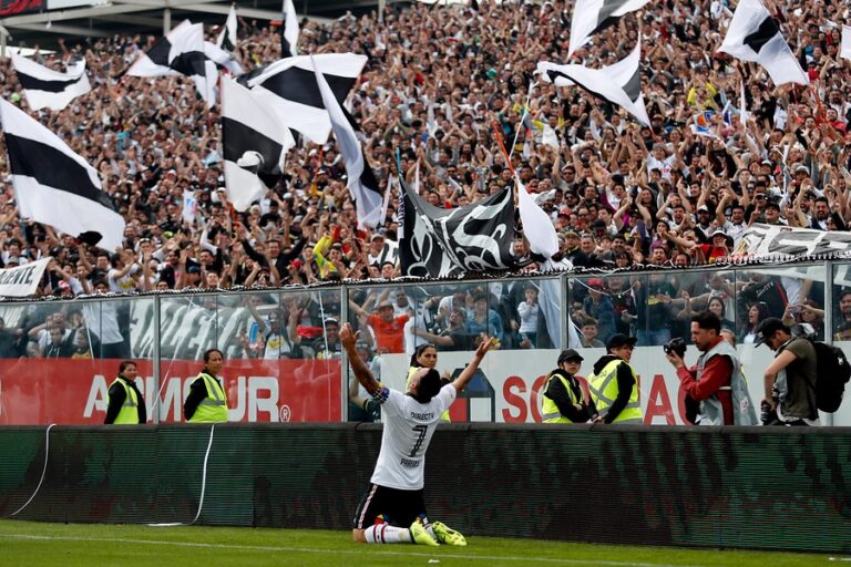 Esteban Paredes se retiraría del fútbol profesional con duelo ante Colo Colo