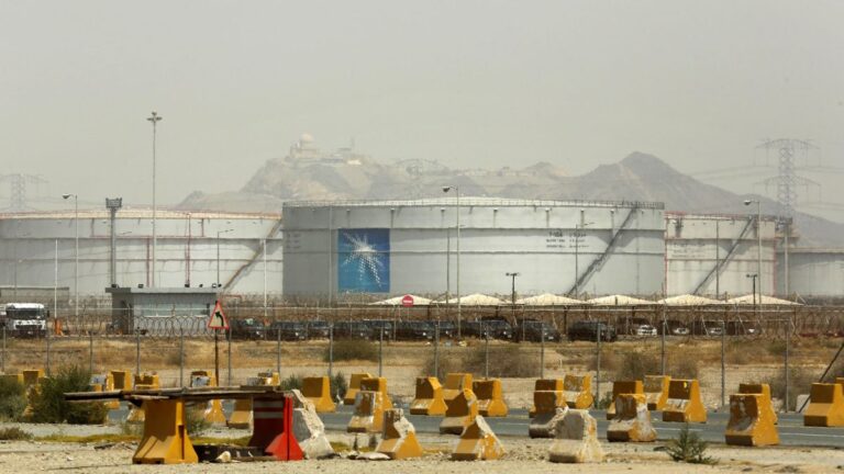 Petrolera saudí supera a Apple como la empresa más rentable del mundo