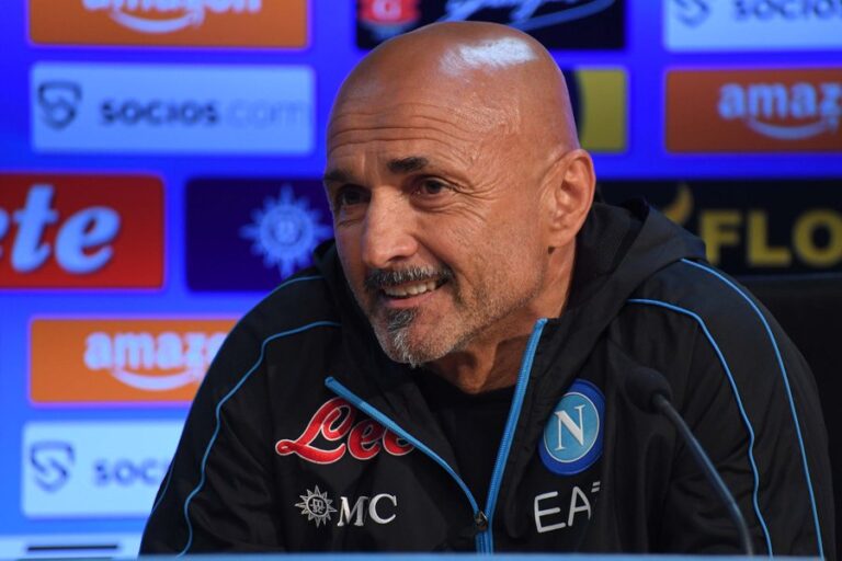 Hinchada del Napoli le robó el auto al DT: 