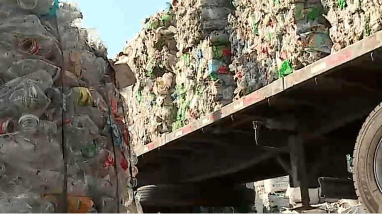 Radiografía del reciclaje en Chile: Un 2% de los residuos domiciliarios se reciclan y el 7% de ellos son plásticos
