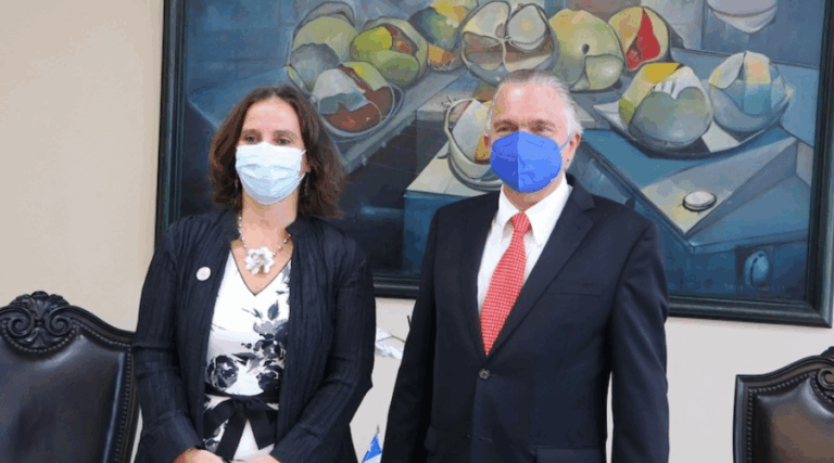 Canciller Urrejola participó en cambio de mando en Costa Rica: Sostuvo conversaciones sobre agenda bilateral de los países