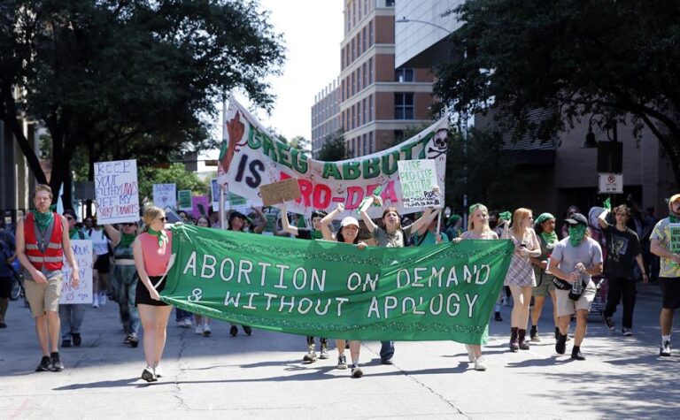 Miles de mujeres en Estados Unidos se manifestaron a favor del aborto legal