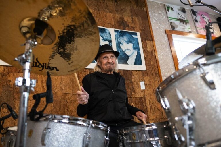 Alan White, legendario baterista de Yes y Plastic Ono Band, murió a los 72 años