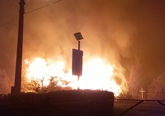 Iglesia y maquinaria aparecen quemadas en La Araucanía
