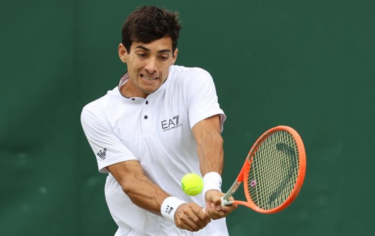 Garin logró la victoria más contundente de su carrera en Grand Slams y avanza a la tercera ronda de Wimbledon