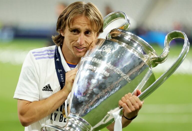 Es oficial: Luka Modrić renueva su contrato con el Real Madrid