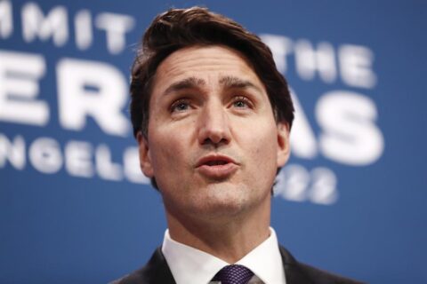 Tras participar en la Cumbre de las Américas: Primer ministro Justin Trudeau da positivo a COVID-19