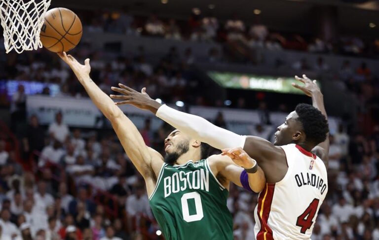 NBA: Warriors y Celtics se unieron para pedir el fin de violencia por armas en EE.UU.