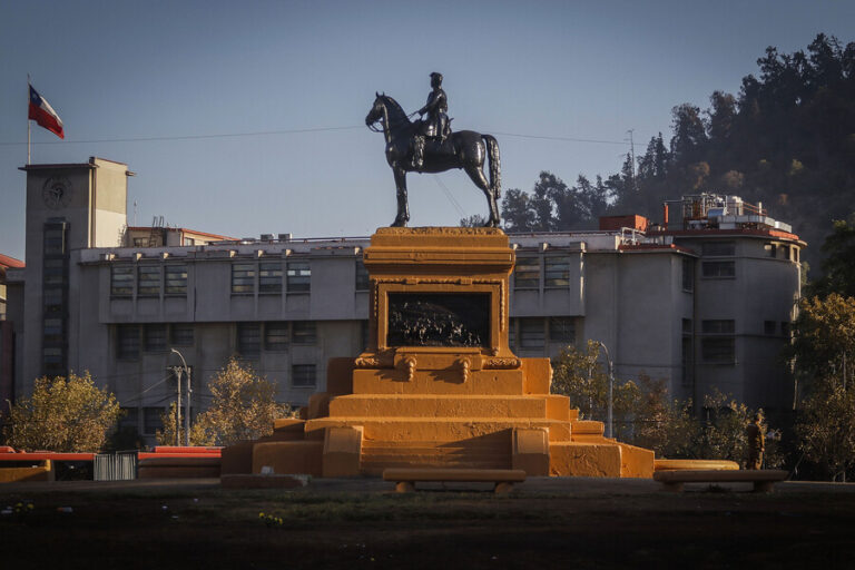 No volvería a Plaza Italia: Monumento a Baquedano será trasladado al Museo Histórico y Militar