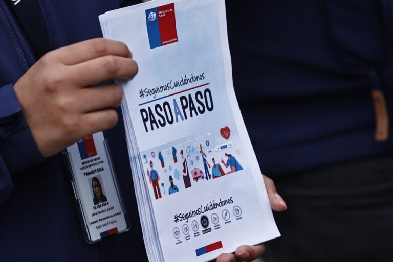 Nuevos aforos, permisos con PCR negativo y más: Las modificaciones al Plan Paso a Paso publicadas en el Diario Oficial