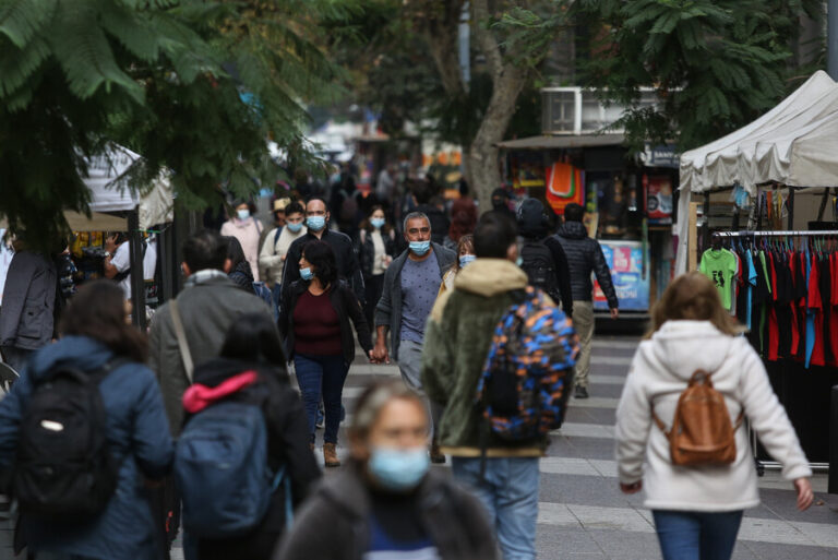 Reportan más de 11 mil nuevos contagios de COVID-19 y 42.065 casos activos