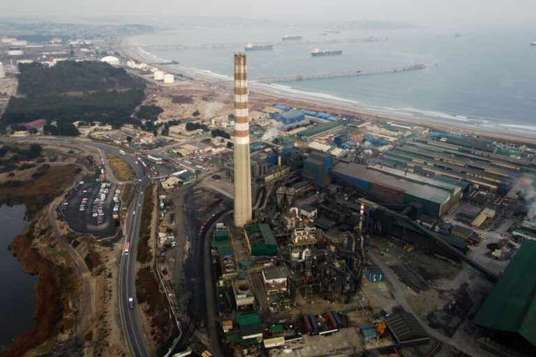 Cámara aprobó y despachó a ley proyecto que habilita cierre de Fundición Ventanas de Codelco
