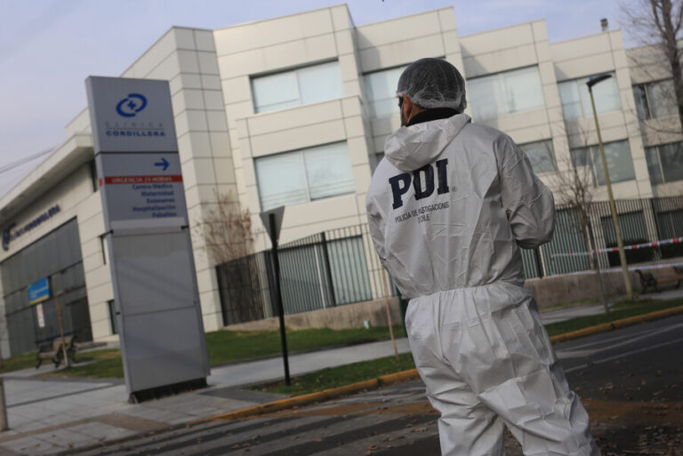 Enfermera fue apuñalada en Las Condes: PDI busca intensamente a los agresores