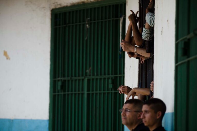 Trasladan a 42 imputados de alta peligrosidad desde Santiago 1: Extorsionaban reos primerizos