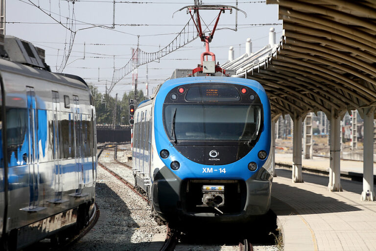 Lizana pidió extender proyecto de tren Santiago-Melipilla: 