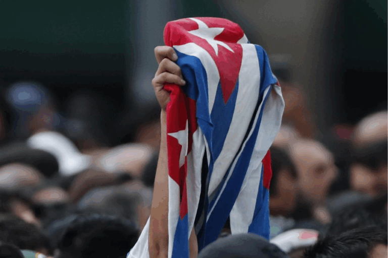 Cuba: Condenan a casi 400 personas por las masivas protestas de julio 2021