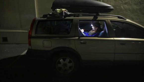 “Espacio Seguro al Aire Libre”: Ciudad de EE.UU. permitirá a personas dormir en auto por alto costo de rentas