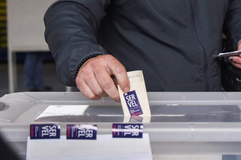 Plebiscito obligatorio de salida: ¿Cuándo es y a qué se arriesgan quienes no acudan a votar?
