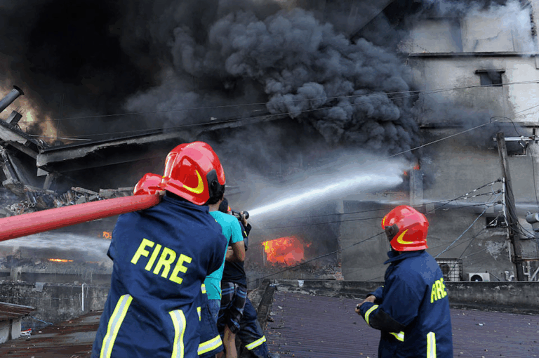 Explosión en puerto de Chittagong en Bangladesh dejó 7 personas muertas y 170 heridos