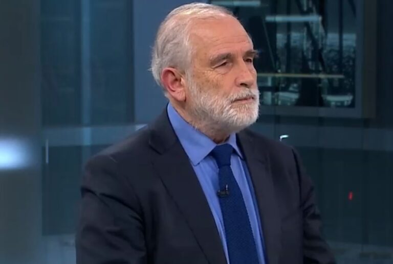 Ministro Montes ante críticas de parlamentarios PS al Gobierno: 