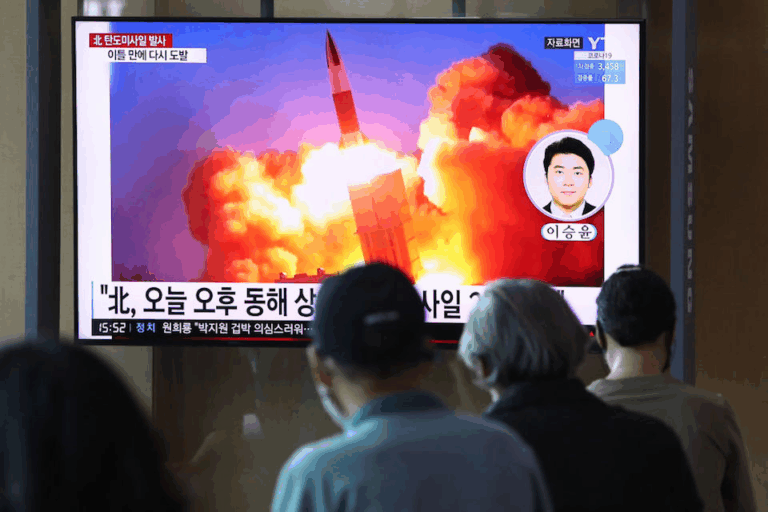 Corea del Norte lanzó ocho misiles balísticos de corto alcance al mar de Japón