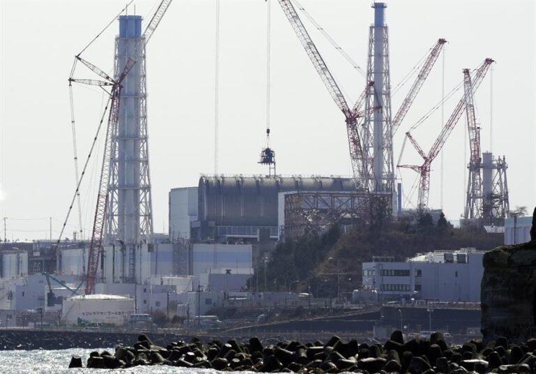 Japón aprueba reactivar otro reactor nuclear similar a los de Fukushima