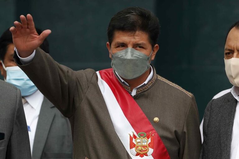 Fiscalía de Perú solicita investigar al presidente Castillo como 