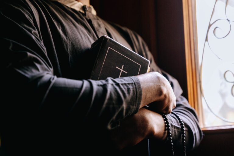 Estudio: En siete décadas, sacerdotes católicos alemanes abusaron sexualmente de más de 600 niños