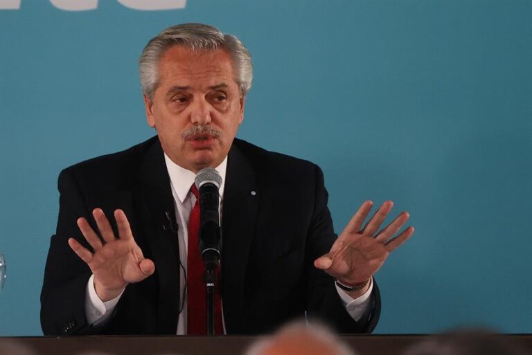 Fernández dice que Argentina tiene 