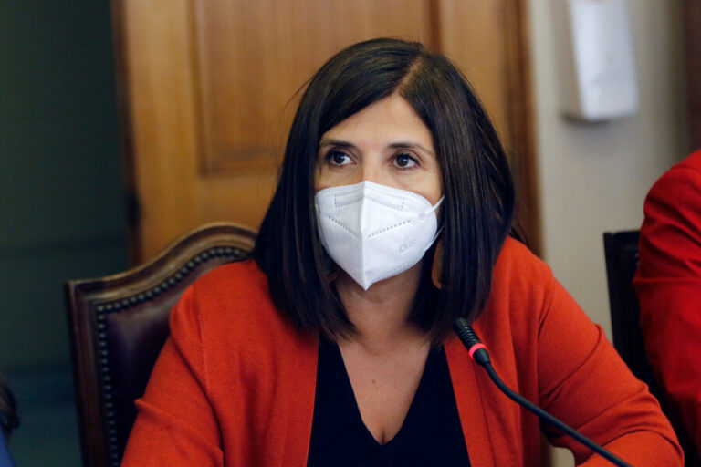 Ministra Marcela Ríos dio positivo a COVID-19: Iniciará aislamiento preventivo