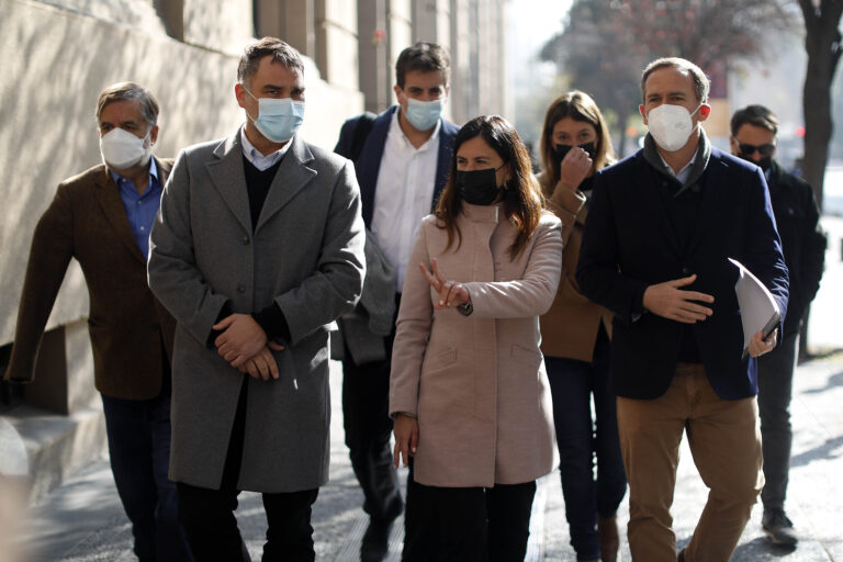 ¿Qué hacer si gana el Rechazo? Las posturas que dividen a los partidos de derecha post plebiscito