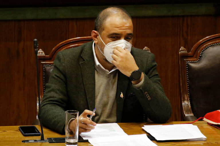 Ministro Ávila y deuda histórica de los profesores: 