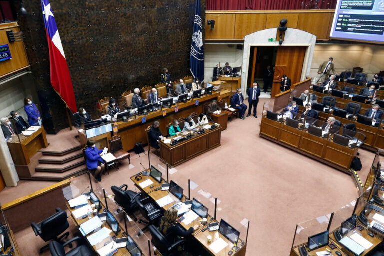 Senado aprobó proyecto que baja a 4/7 el quorum para reformas a la actual Constitución