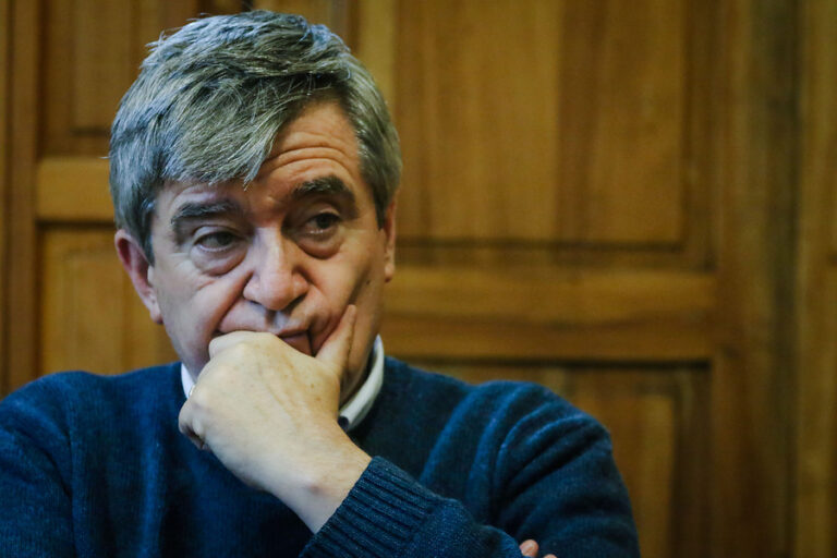 Escalona por propuesta constitucional de Chile Vamos: 