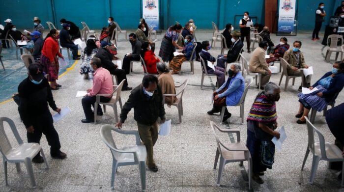 Guatemala reinstauró el uso obligatorio de mascarillas en ambientes abiertos y cerrados