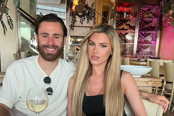 El primogénito del 22: Ben Brereton y Kimberley Abbott se convertirán en padres