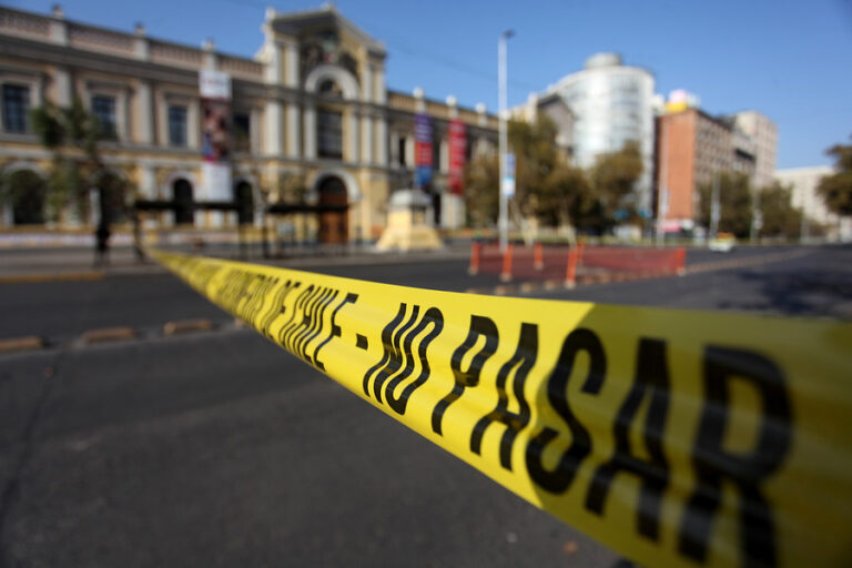 Tres personas fueron apuñaladas en Santiago Centro: Habrían sido víctimas de asaltos