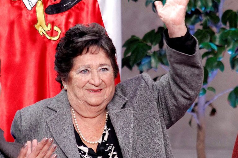 Familia de ex ministra Baltra (PC) condena vinculación con el Rechazo: “Insulta su trayectoria, consecuencia y legado”