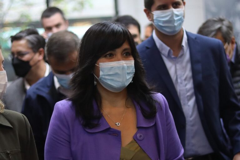 Paola Tapia, directora de Transporte Público Metropolitano: “Las tarifas van a tener que subir, pero no este año”