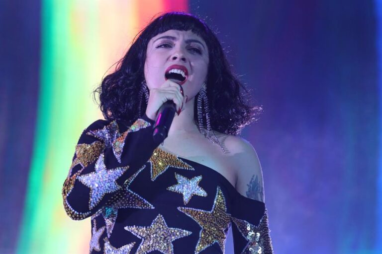 Mon Laferte lanza videoclip de 