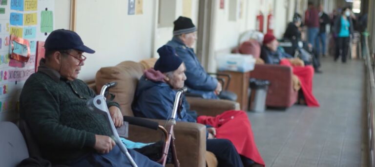 En qué consiste el enfoque positivo del cuidado de personas con demencia