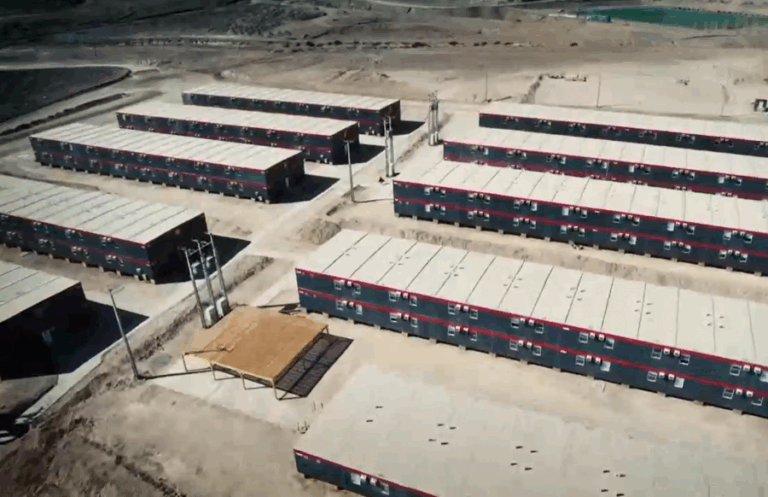 Tecno Fast crea espacios modulares para campamentos mineros