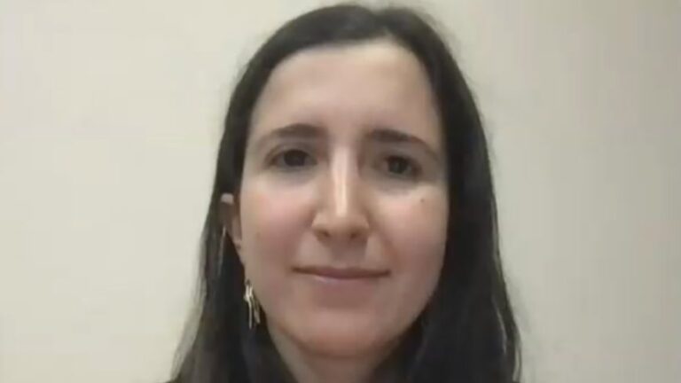 Presidenta del Colegio Médico RM y la extensión de las vacaciones de invierno: 