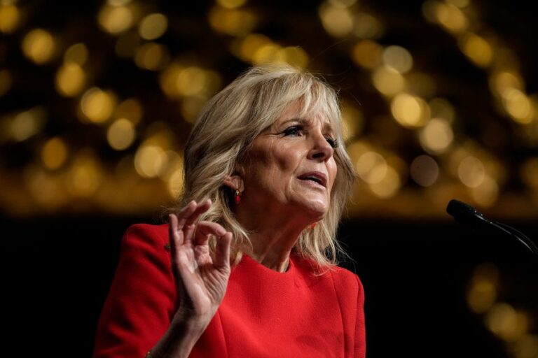 Critican a Jill Biden por comparar a los latinos con los tacos: Luego pidió disculpas