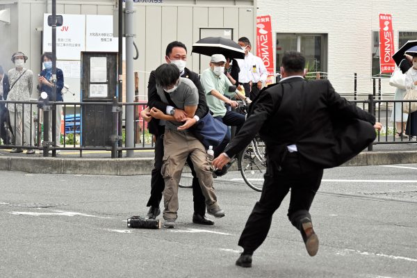 Sospechoso del asesinato de Shinzo Abe confesó el crimen, según la policía