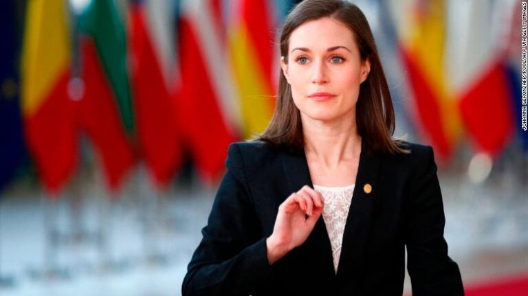 Filtran videos de primera ministra de Finlandia en una fiesta: Opositores piden que se someta a test de drogas