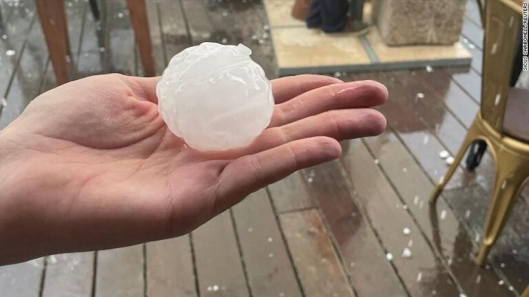 Niña de un año murió tras el impacto de un granizo en España