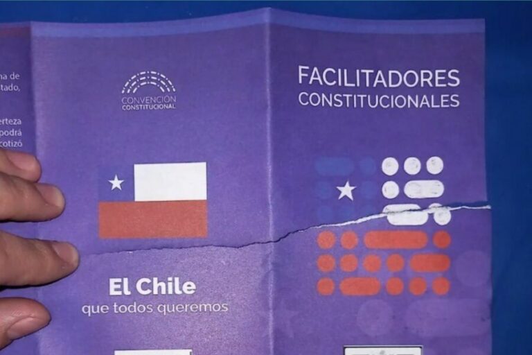 Acusan desinformación: Ex convencionales buscan revisar sitio web de 