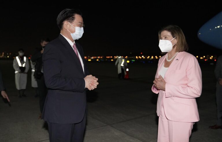 Pelosi dice que su visita Taiwán es para apoyar a la isla ante las 