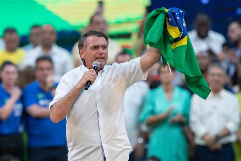Bolsonaro se burla y critica el uso del lenguaje inclusivo en Argentina: 